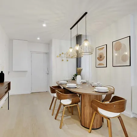 Modern - 2br-6p - In Heart Of Le Marais Apartment Paris